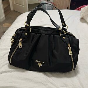 Black p purse